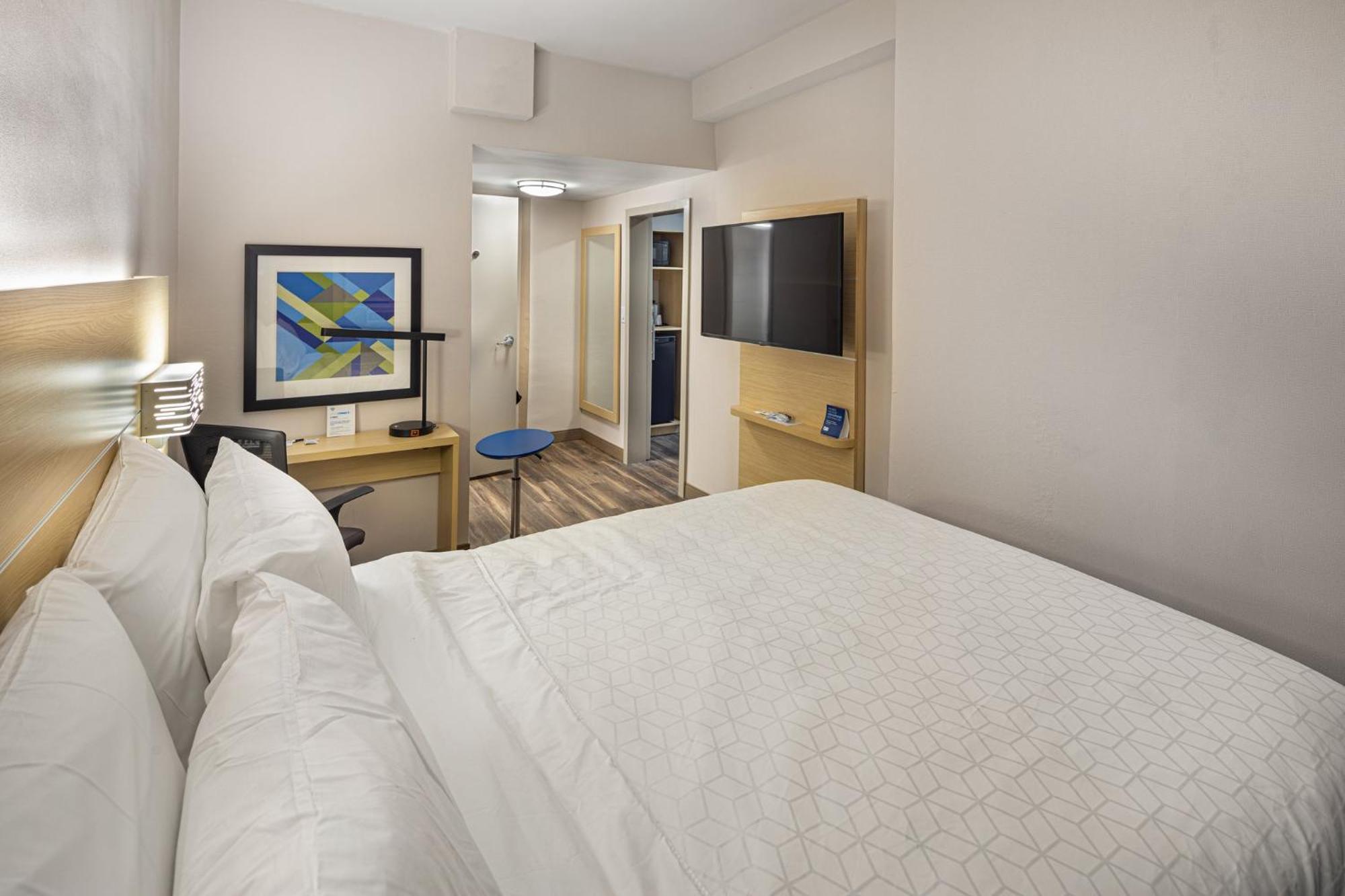 Express & - Downtown By Ihg Hotel