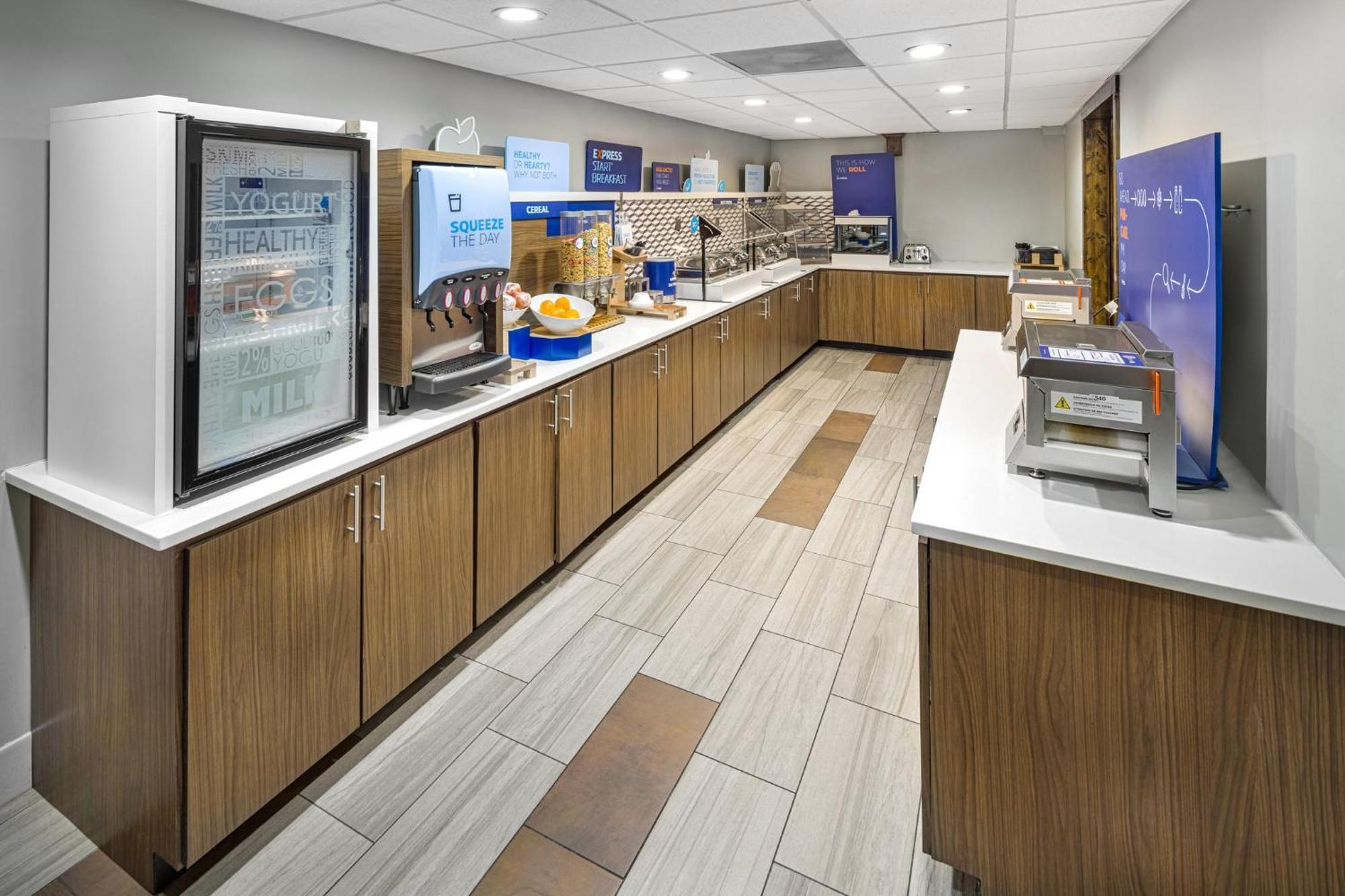 Express & - Downtown By Ihg 3*