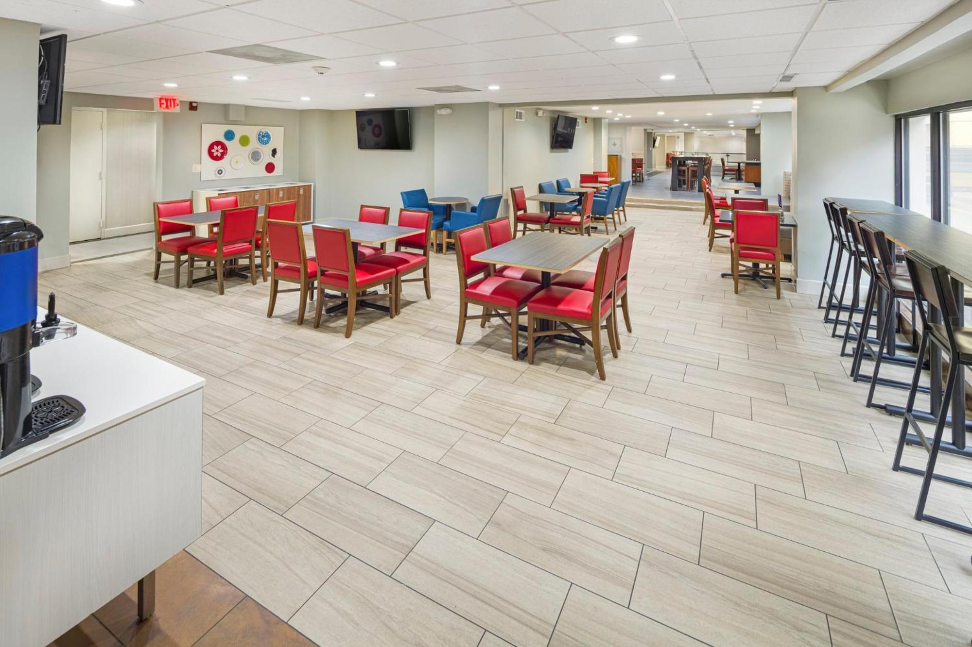 Hotel Express & - Downtown By Ihg 3*