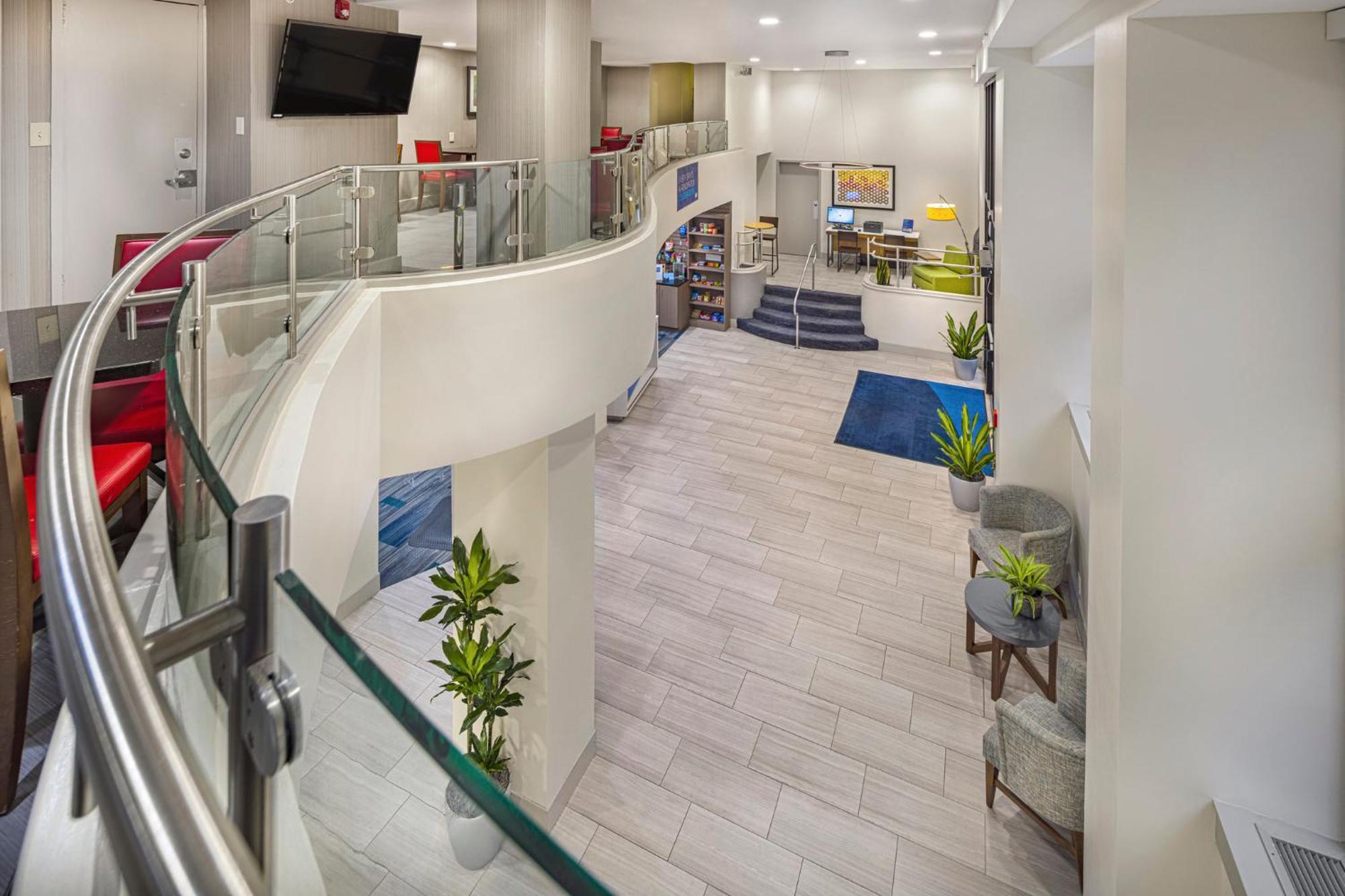Express & - Downtown By Ihg 3*
