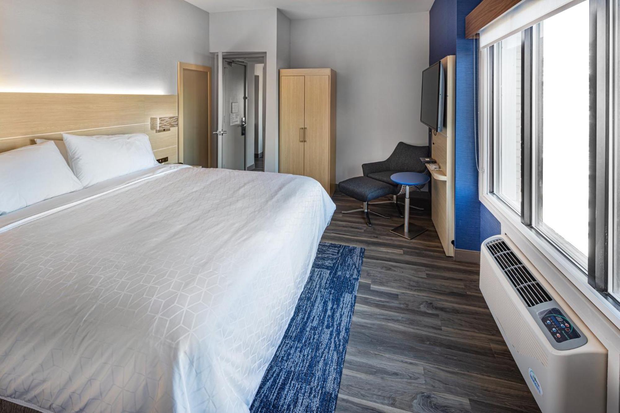 Express & - Downtown By Ihg 3*