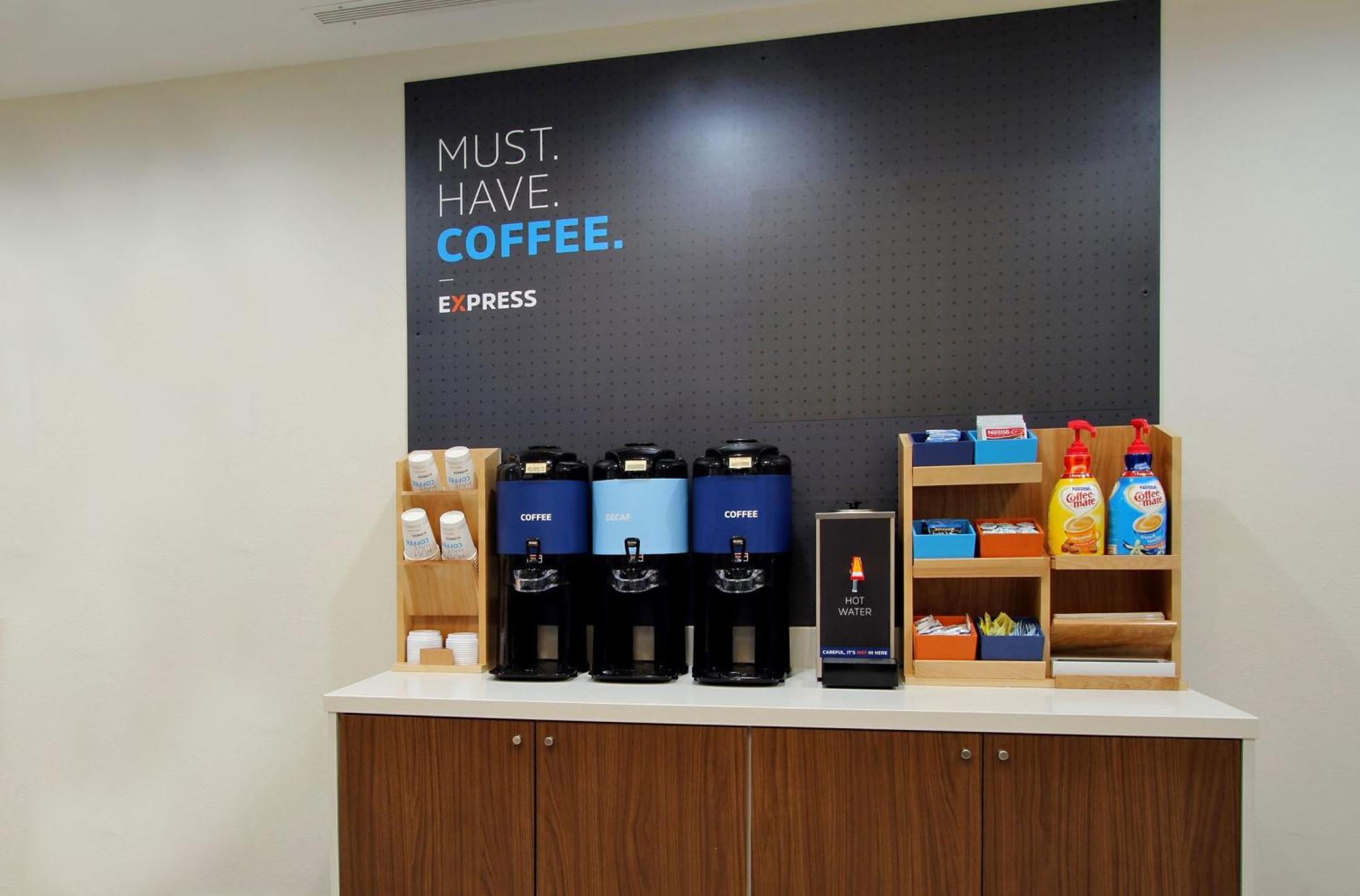 Express & - Downtown By Ihg Hotel 3*