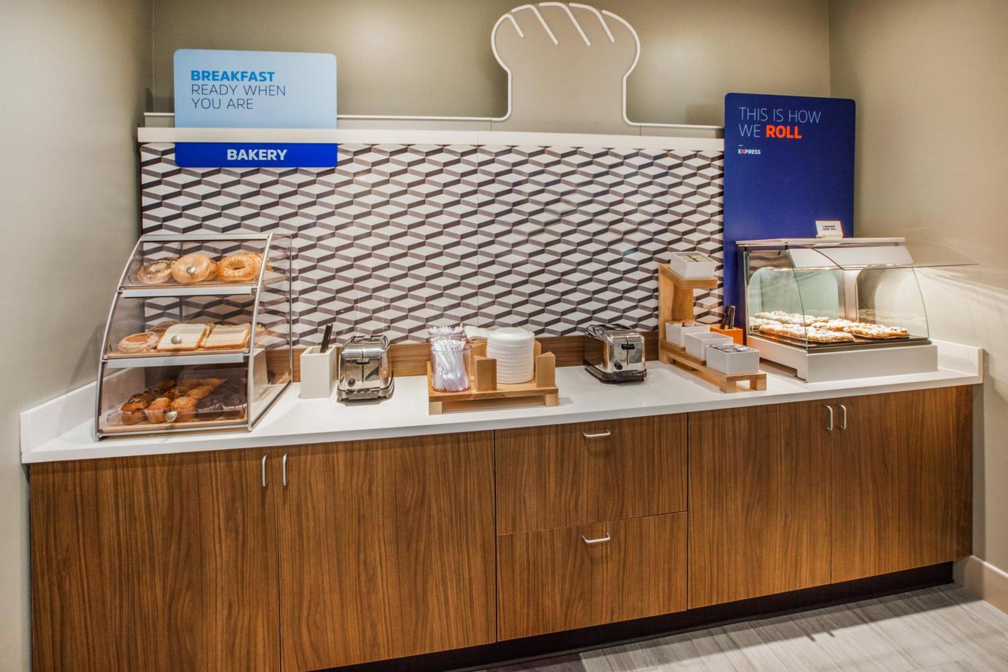 Express & - Downtown By Ihg 3*