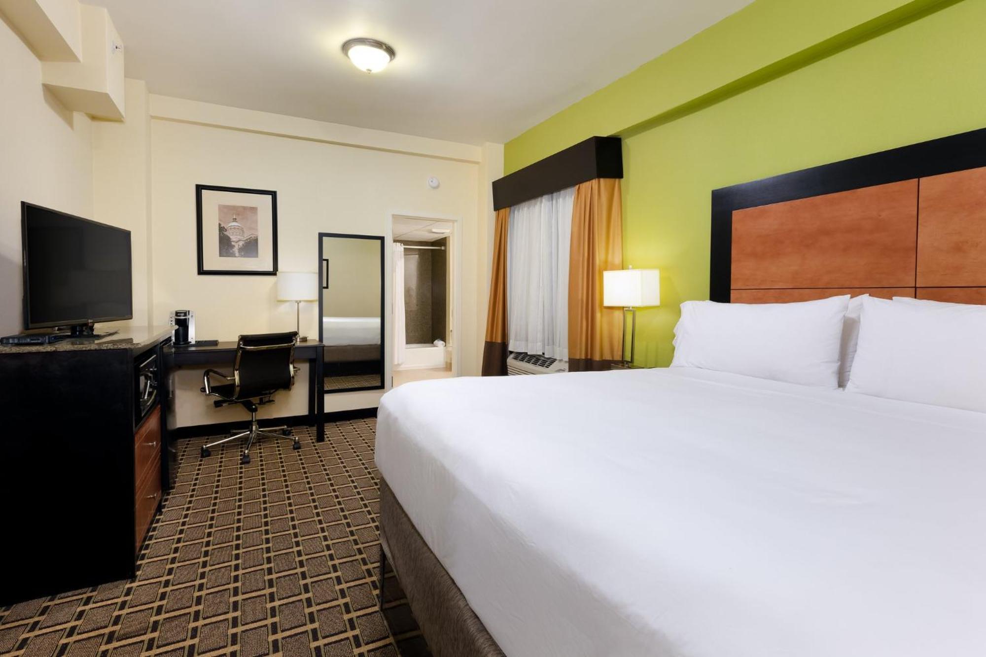 Express & - Downtown By Ihg 3*