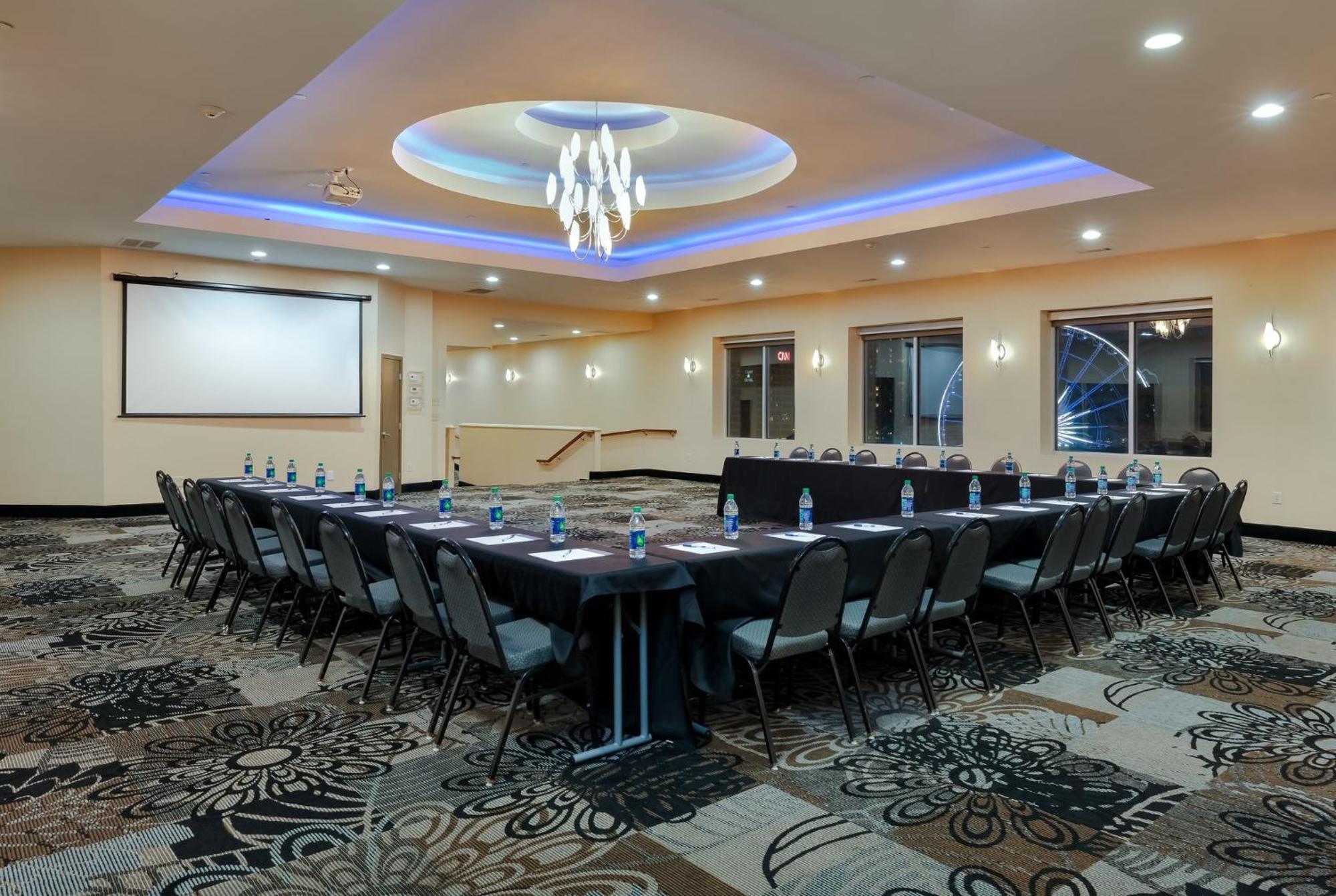Express & - Downtown By Ihg 3*
