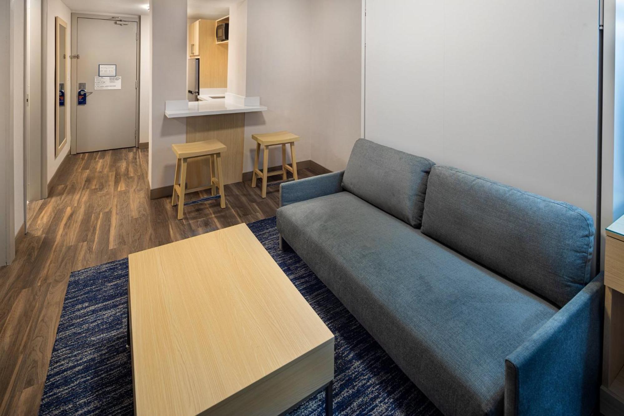 Express & - Downtown By Ihg Hotel 3*