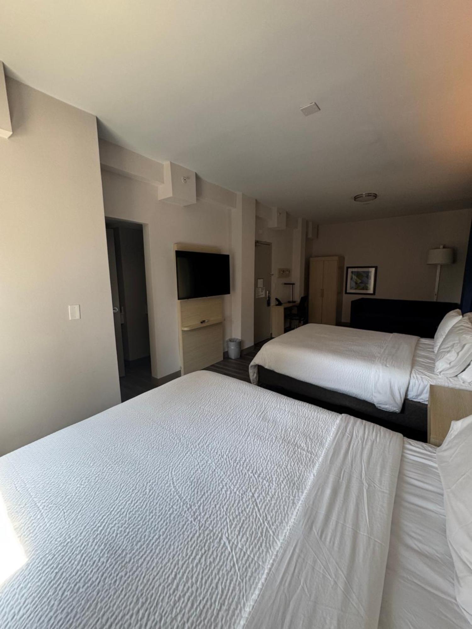 Hotel Express & - Downtown By Ihg 3*
