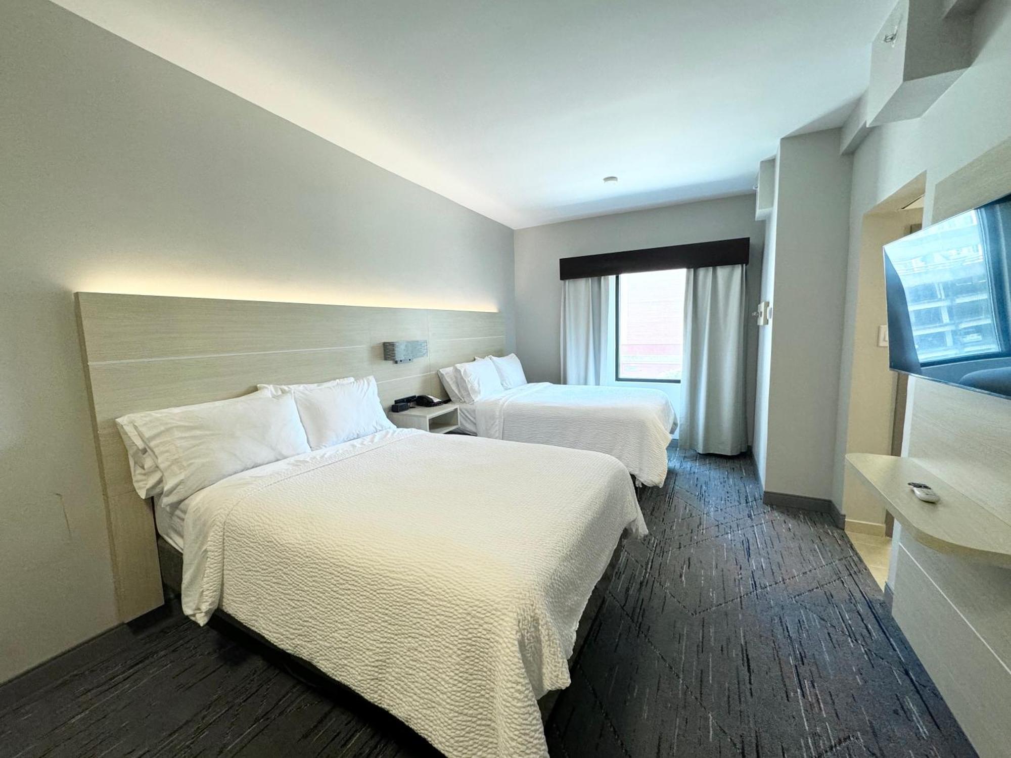 Express & - Downtown By Ihg Hotel 3*