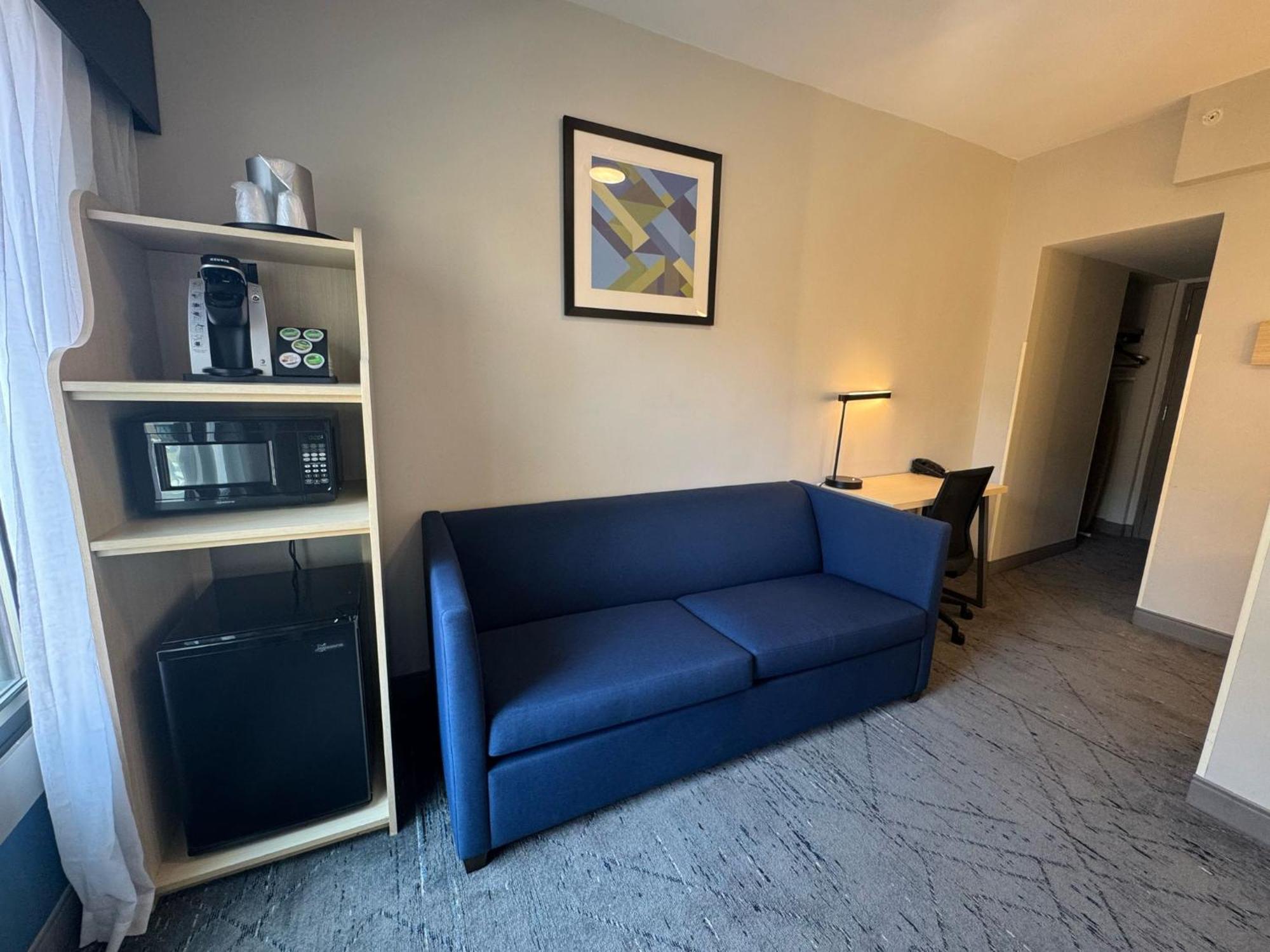 Hotel Express & - Downtown By Ihg 3*