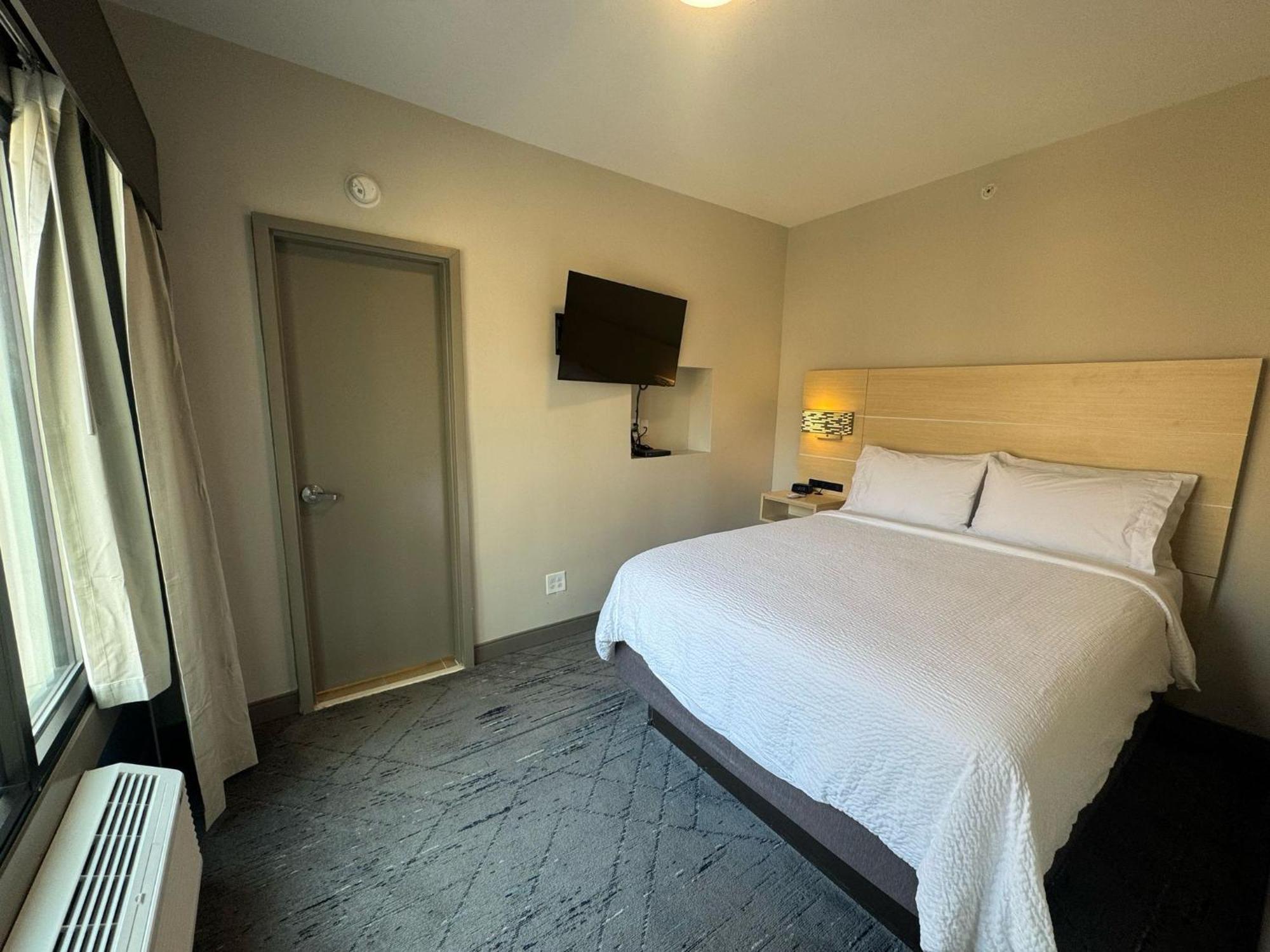 Express & - Downtown By Ihg 3*