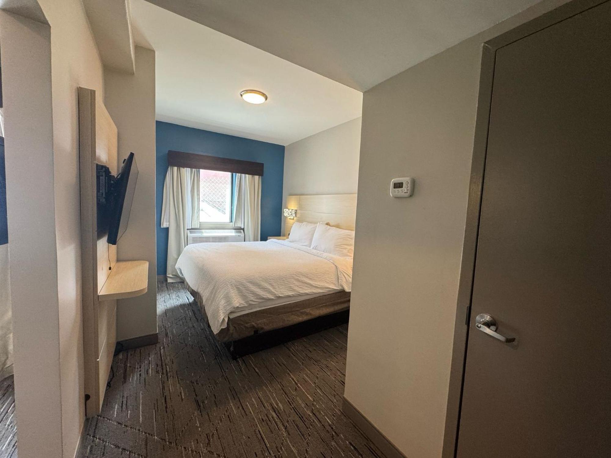 Express & - Downtown By Ihg Hotel 3*