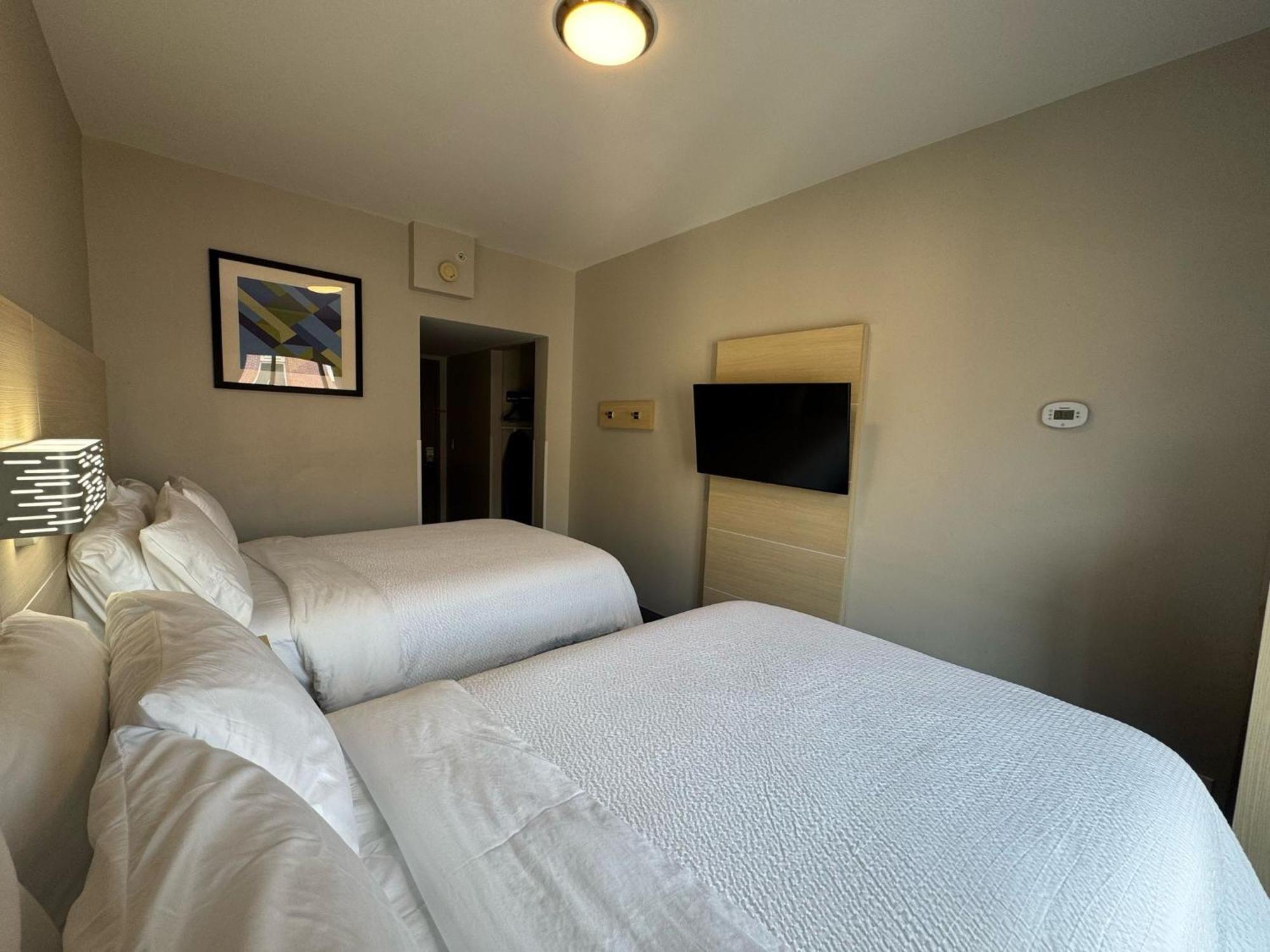 Express & - Downtown By Ihg Hotel 3*